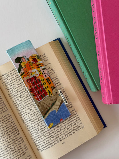 Riomaggiore Cinque Terre Bookmark – illustrated bookmark with original artwork | Hues of Summer
